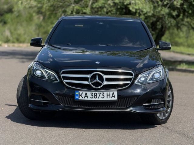 Чорний Мерседес 220, об'ємом двигуна 2.1 л та пробігом 285 тис. км за 13800 $, фото 1 на Automoto.ua
