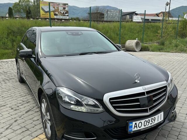 Черный Мерседес 220, объемом двигателя 2.1 л и пробегом 265 тыс. км за 14300 $, фото 1 на Automoto.ua