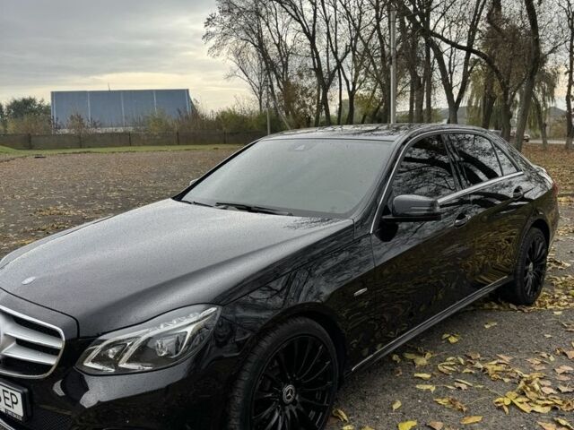 Мерседес 220 2015 в Черновцах на Automoto.ua Черный Мерседес 220, объемом двигателя 2.1 л и пробегом 267 тыс. км за 18500 $, фото 1 на Automoto.ua