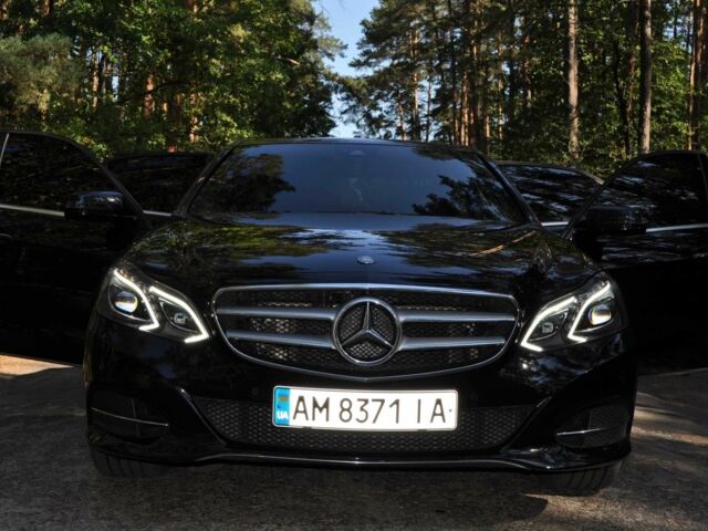 Черный Мерседес 220, объемом двигателя 2.1 л и пробегом 211 тыс. км за 19999 $, фото 1 на Automoto.ua