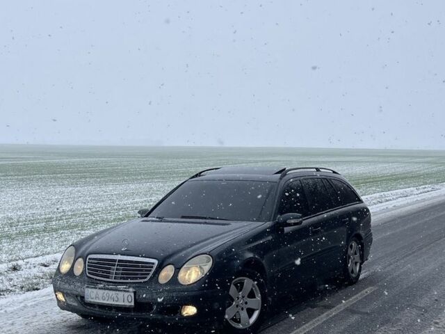 Чорний Мерседес 220, об'ємом двигуна 2.1 л та пробігом 460 тис. км за 6850 $, фото 1 на Automoto.ua