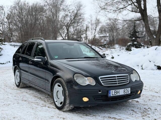 Чорний Мерседес 220, об'ємом двигуна 2.2 л та пробігом 230 тис. км за 2699 $, фото 1 на Automoto.ua