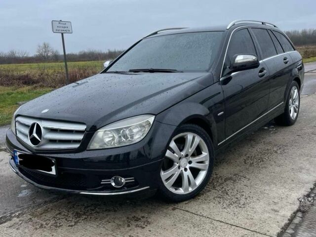 Черный Мерседес 220, объемом двигателя 0 л и пробегом 280 тыс. км за 7799 $, фото 1 на Automoto.ua