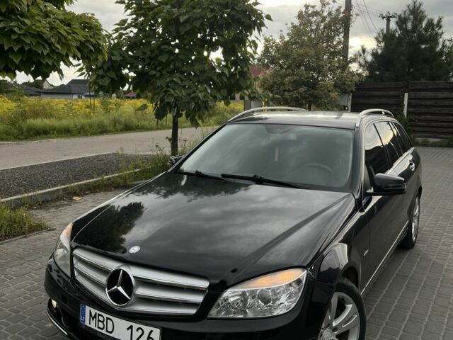 Чорний Мерседес 220, об'ємом двигуна 2.2 л та пробігом 400 тис. км за 5350 $, фото 1 на Automoto.ua