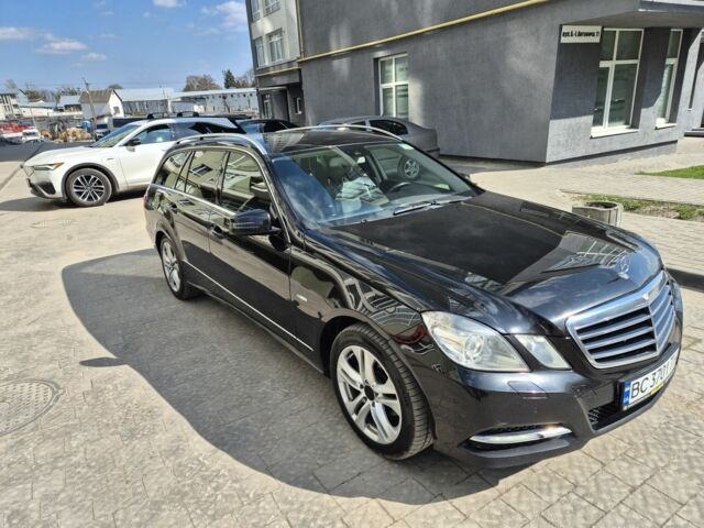 Чорний Мерседес 220, об'ємом двигуна 2.1 л та пробігом 340 тис. км за 12500 $, фото 1 на Automoto.ua