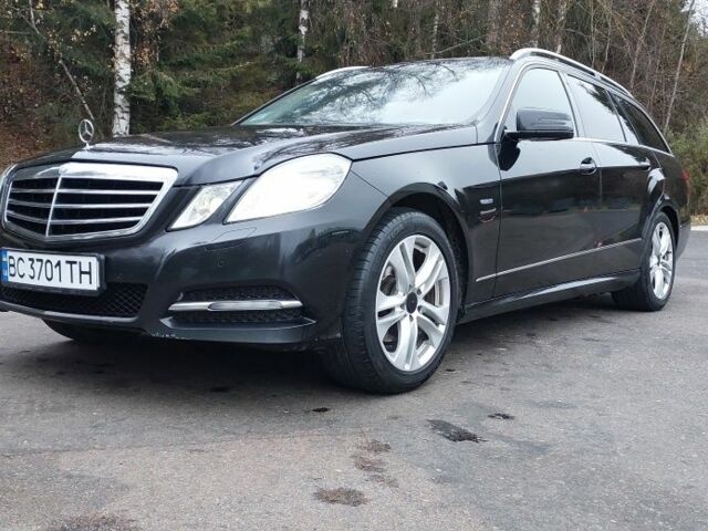 Черный Мерседес 220, объемом двигателя 2.1 л и пробегом 340 тыс. км за 13400 $, фото 1 на Automoto.ua