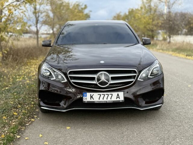 Коричневый Мерседес 220, объемом двигателя 0 л и пробегом 330 тыс. км за 14000 $, фото 1 на Automoto.ua