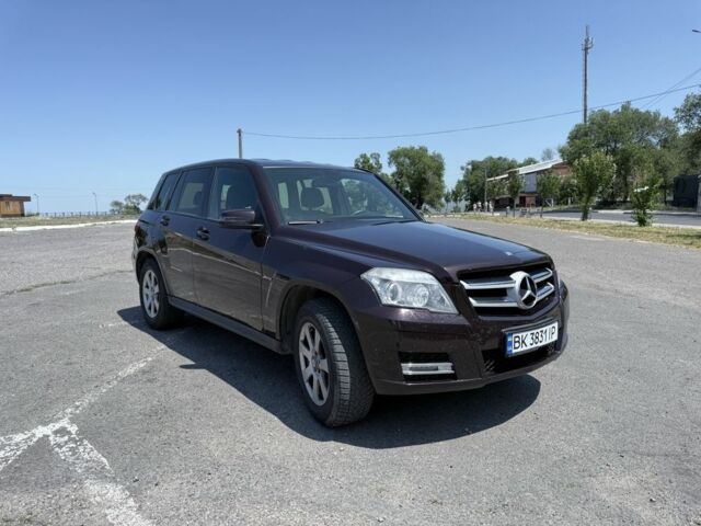 Коричневый Мерседес 220, объемом двигателя 2.1 л и пробегом 337 тыс. км за 11500 $, фото 1 на Automoto.ua