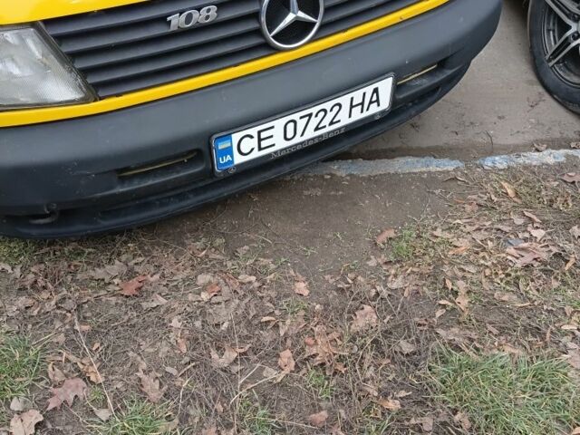 Желтый Мерседес 220, объемом двигателя 2.1 л и пробегом 450 тыс. км за 4000 $, фото 1 на Automoto.ua