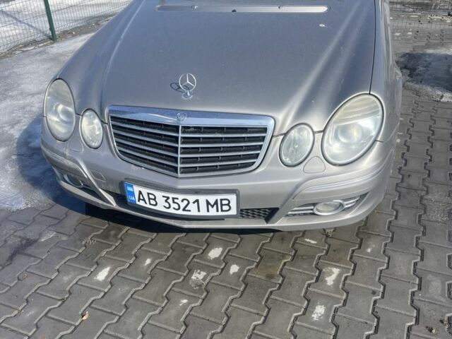 Серый Мерседес 220, объемом двигателя 3 л и пробегом 265 тыс. км за 7000 $, фото 1 на Automoto.ua