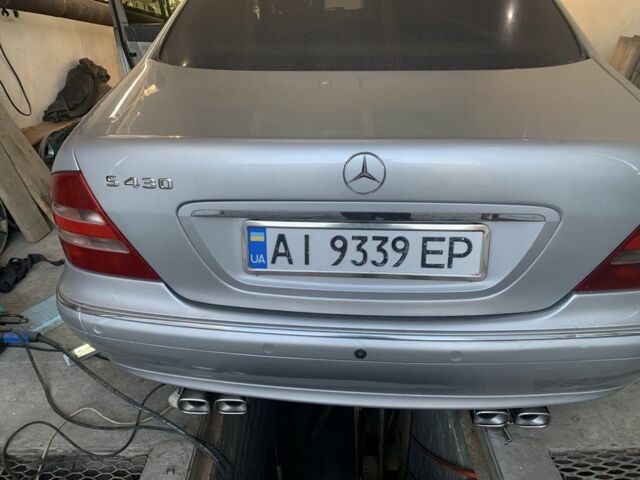 Серый Мерседес 220, объемом двигателя 4.3 л и пробегом 468 тыс. км за 5000 $, фото 1 на Automoto.ua