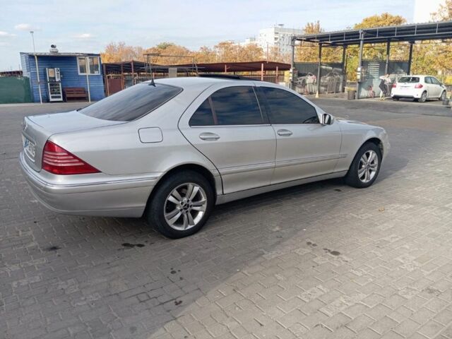 Серый Мерседес 220, объемом двигателя 3.2 л и пробегом 450 тыс. км за 5300 $, фото 1 на Automoto.ua