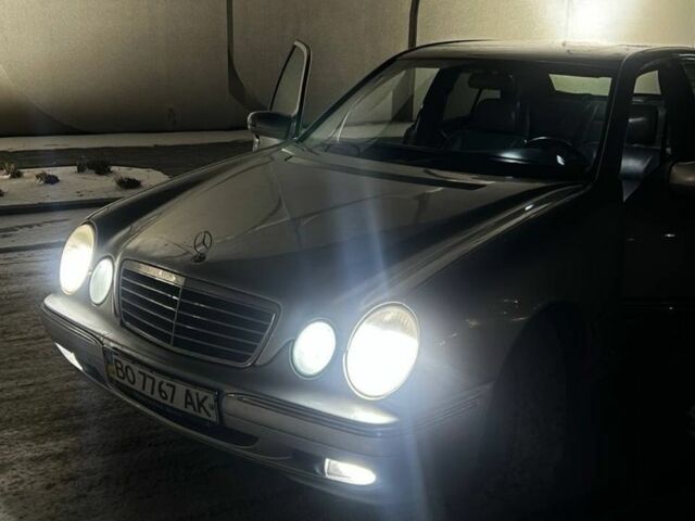 Сірий Мерседес 220, об'ємом двигуна 2.2 л та пробігом 3 тис. км за 4500 $, фото 1 на Automoto.ua