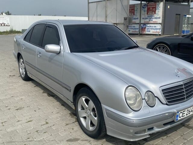 Серый Мерседес 220, объемом двигателя 2.1 л и пробегом 430 тыс. км за 3300 $, фото 1 на Automoto.ua