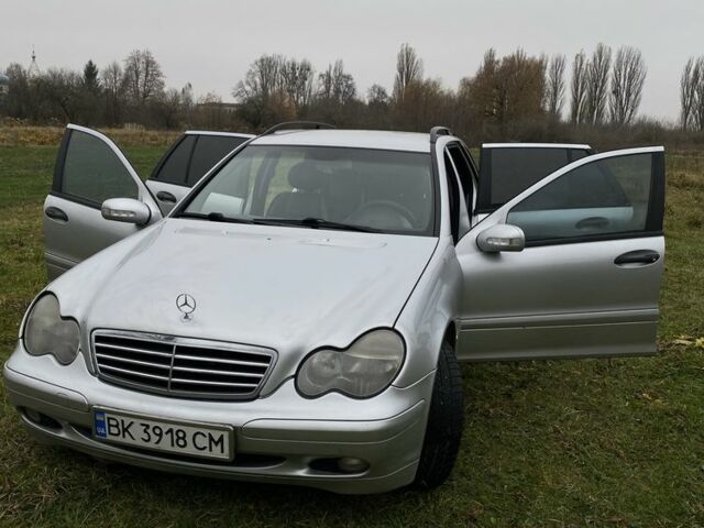 Серый Мерседес 220, объемом двигателя 2.1 л и пробегом 460 тыс. км за 5000 $, фото 1 на Automoto.ua