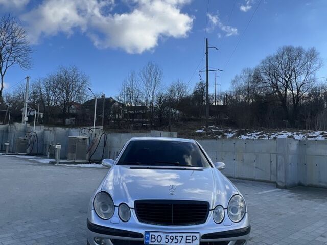 Серый Мерседес 220, объемом двигателя 2.1 л и пробегом 393 тыс. км за 4700 $, фото 1 на Automoto.ua