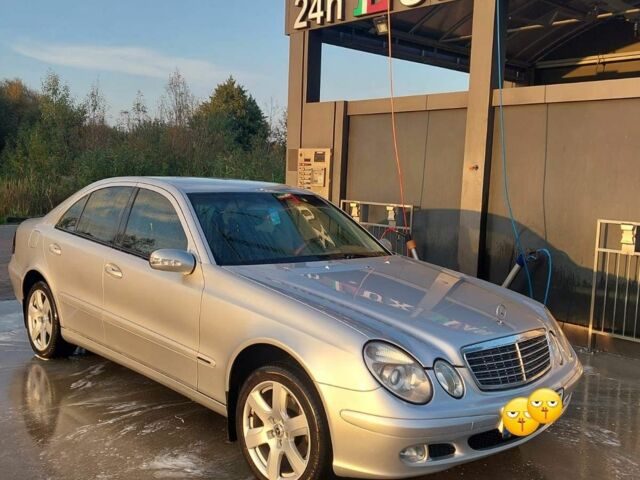 Серый Мерседес 220, объемом двигателя 2.2 л и пробегом 400 тыс. км за 6600 $, фото 1 на Automoto.ua
