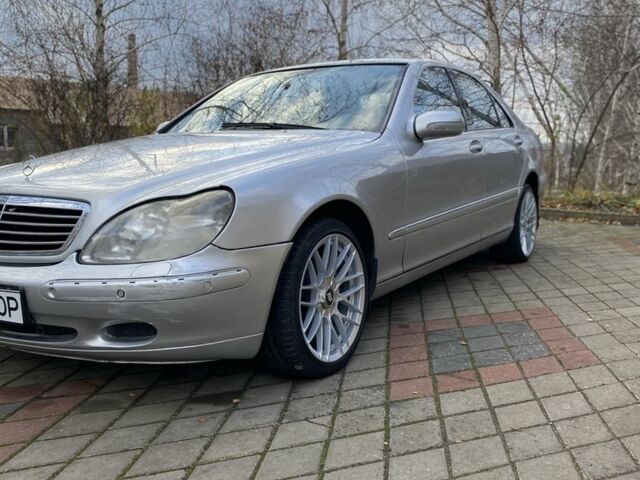 Серый Мерседес 220, объемом двигателя 3.2 л и пробегом 350 тыс. км за 4699 $, фото 1 на Automoto.ua