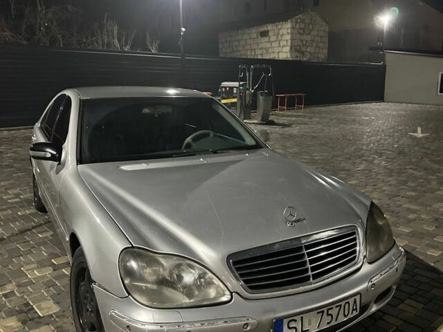 Сірий Мерседес 220, об'ємом двигуна 3.2 л та пробігом 342 тис. км за 2500 $, фото 1 на Automoto.ua