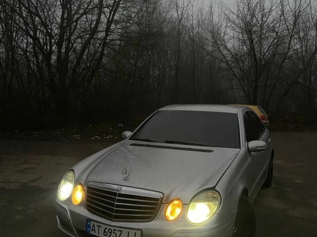 Серый Мерседес 220, объемом двигателя 2.1 л и пробегом 420 тыс. км за 4500 $, фото 1 на Automoto.ua