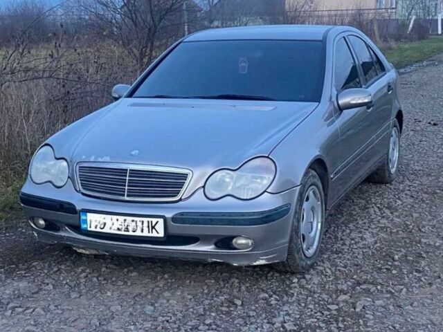 Серый Мерседес 220, объемом двигателя 2.2 л и пробегом 3 тыс. км за 4729 $, фото 1 на Automoto.ua