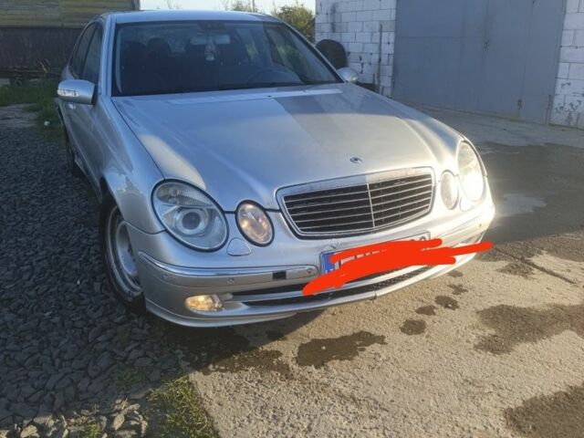 Серый Мерседес 220, объемом двигателя 2.2 л и пробегом 315 тыс. км за 2620 $, фото 1 на Automoto.ua