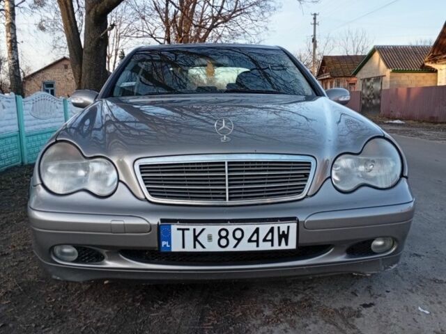 Сірий Мерседес 220, об'ємом двигуна 2.2 л та пробігом 189 тис. км за 2999 $, фото 1 на Automoto.ua