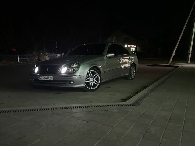 Серый Мерседес 220, объемом двигателя 2.1 л и пробегом 361 тыс. км за 8200 $, фото 1 на Automoto.ua