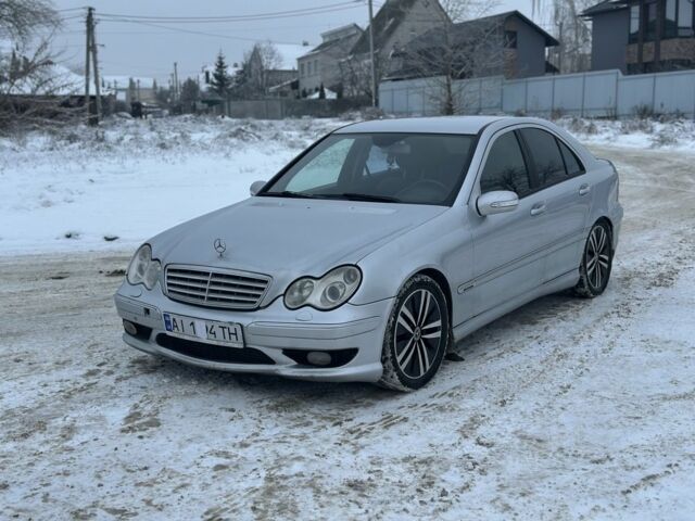 Сірий Мерседес 220, об'ємом двигуна 2.2 л та пробігом 400 тис. км за 2900 $, фото 1 на Automoto.ua