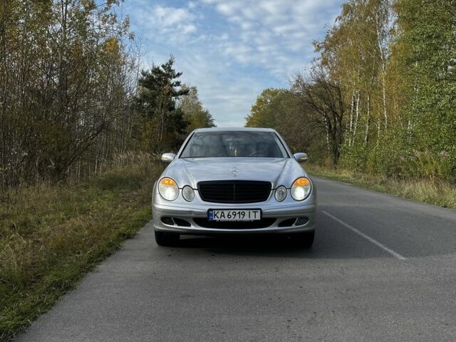 Серый Мерседес 220, объемом двигателя 2.1 л и пробегом 293 тыс. км за 7100 $, фото 1 на Automoto.ua