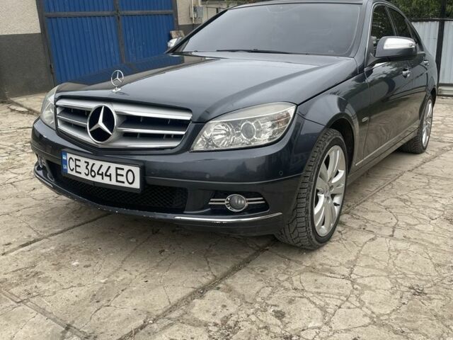 Сірий Мерседес 220, об'ємом двигуна 2.1 л та пробігом 430 тис. км за 8606 $, фото 1 на Automoto.ua