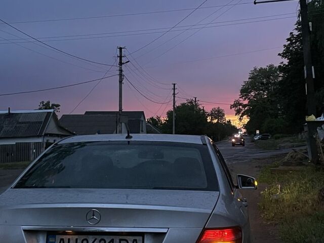 Серый Мерседес 220, объемом двигателя 2.2 л и пробегом 500 тыс. км за 6500 $, фото 1 на Automoto.ua