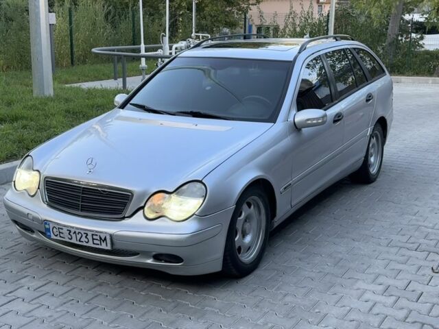 Серый Мерседес 220, объемом двигателя 2.1 л и пробегом 300 тыс. км за 2209 $, фото 1 на Automoto.ua