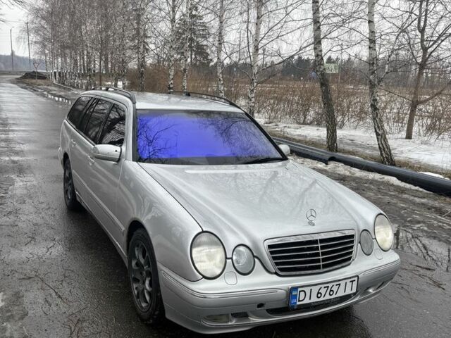 Сірий Мерседес 220, об'ємом двигуна 2.1 л та пробігом 427 тис. км за 4200 $, фото 1 на Automoto.ua