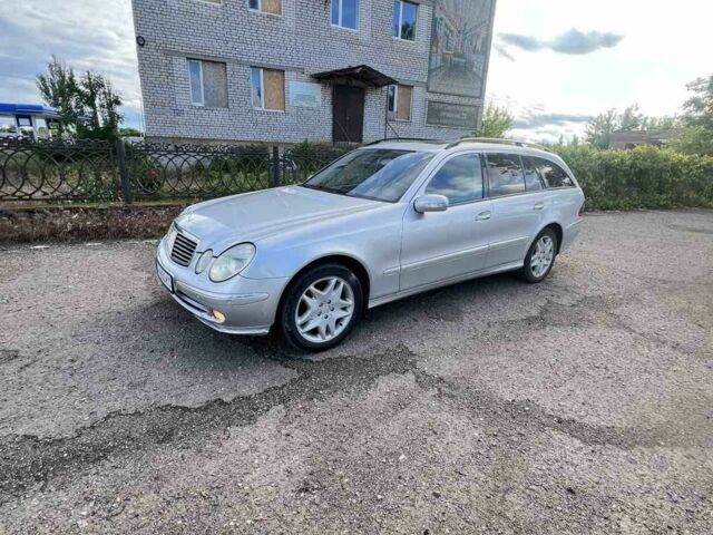 Серый Мерседес 220, объемом двигателя 2 л и пробегом 210 тыс. км за 4500 $, фото 1 на Automoto.ua