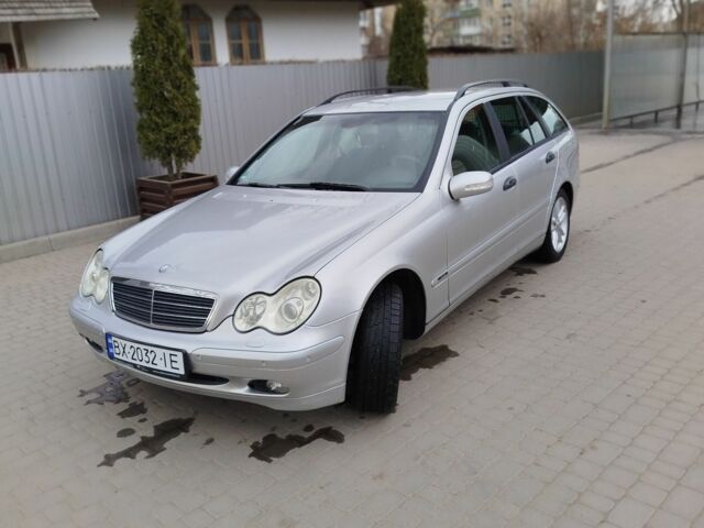 Сірий Мерседес 220, об'ємом двигуна 2.1 л та пробігом 312 тис. км за 5200 $, фото 1 на Automoto.ua