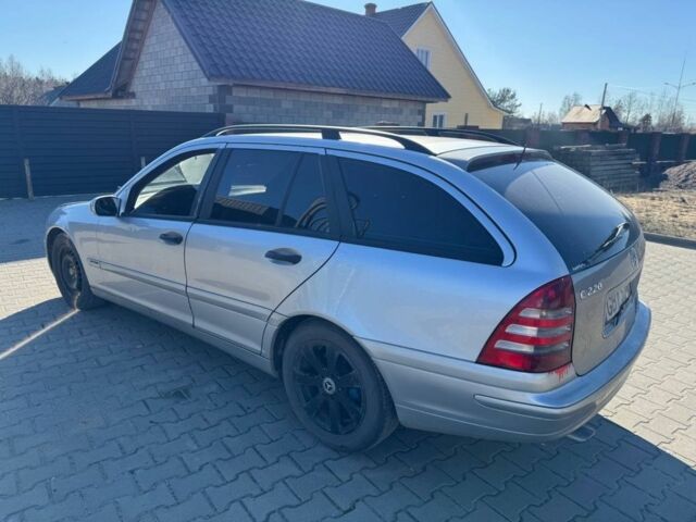 Сірий Мерседес 220, об'ємом двигуна 2.2 л та пробігом 300 тис. км за 1900 $, фото 1 на Automoto.ua