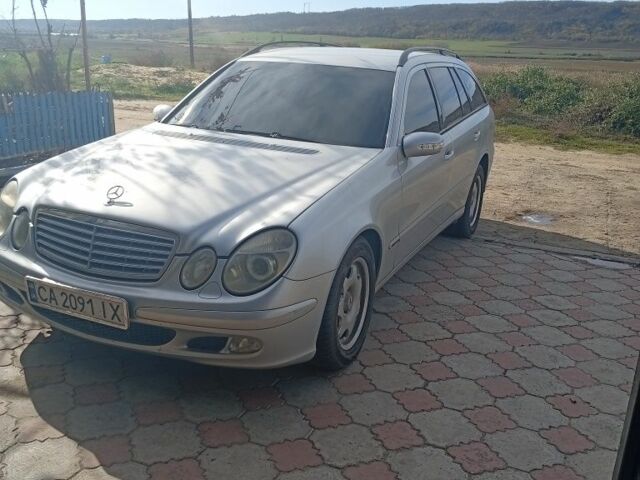 Сірий Мерседес 220, об'ємом двигуна 2.7 л та пробігом 265 тис. км за 4800 $, фото 1 на Automoto.ua