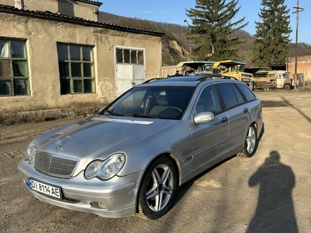 Сірий Мерседес 220, об'ємом двигуна 2.1 л та пробігом 487 тис. км за 3950 $, фото 1 на Automoto.ua