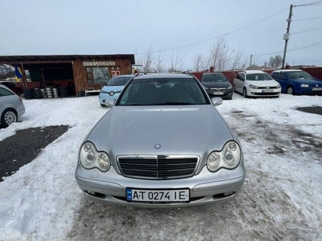 Серый Мерседес 220, объемом двигателя 2.1 л и пробегом 310 тыс. км за 5699 $, фото 1 на Automoto.ua