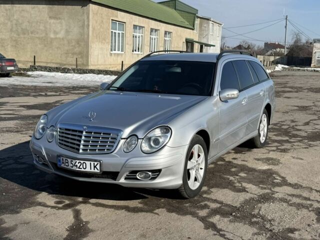 Серый Мерседес 220, объемом двигателя 2.1 л и пробегом 3 тыс. км за 5000 $, фото 1 на Automoto.ua