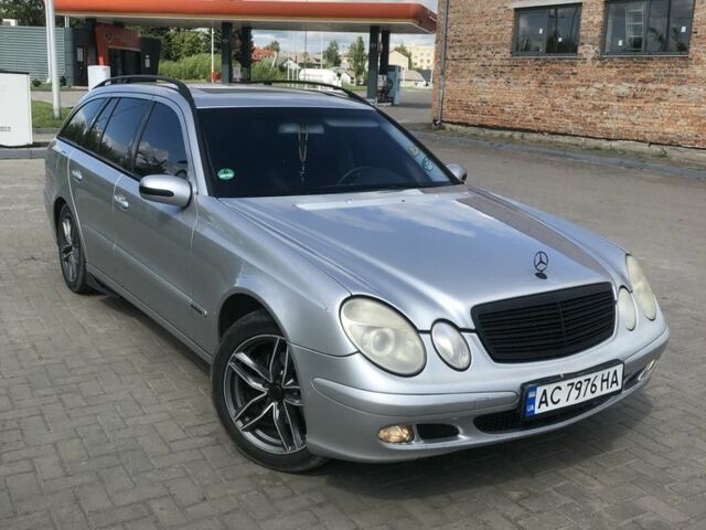 Серый Мерседес 220, объемом двигателя 2.1 л и пробегом 250 тыс. км за 6500 $, фото 1 на Automoto.ua