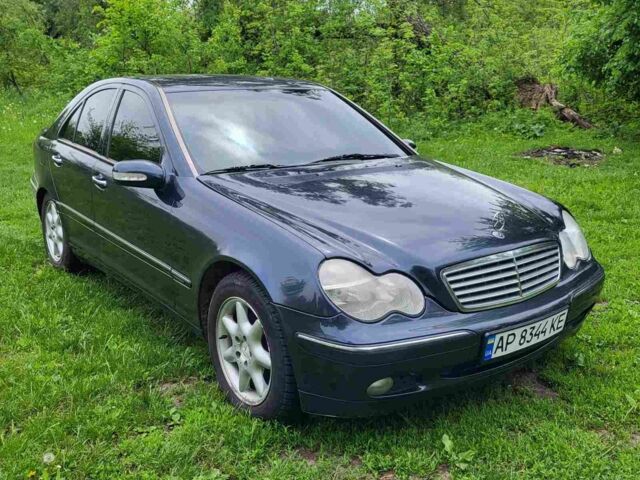 Синій Мерседес 220, об'ємом двигуна 2.1 л та пробігом 193 тис. км за 2999 $, фото 1 на Automoto.ua