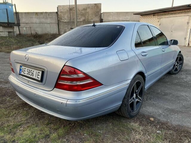 Синий Мерседес 220, объемом двигателя 3.2 л и пробегом 263 тыс. км за 6258 $, фото 1 на Automoto.ua