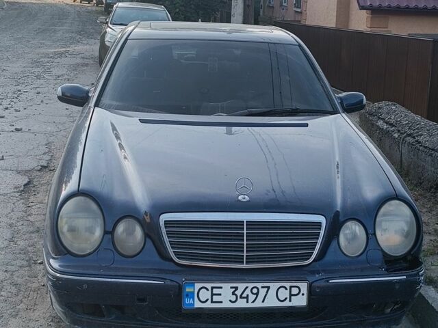 Синій Мерседес 220, об'ємом двигуна 2.1 л та пробігом 59 тис. км за 3700 $, фото 1 на Automoto.ua