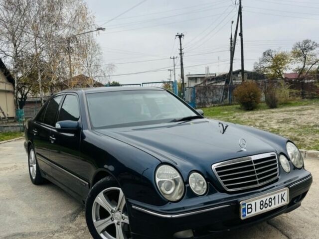 Синий Мерседес 220, объемом двигателя 2.1 л и пробегом 380 тыс. км за 4999 $, фото 1 на Automoto.ua