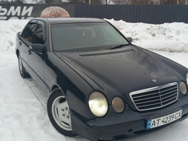 Синій Мерседес 220, об'ємом двигуна 2.1 л та пробігом 450 тис. км за 2500 $, фото 1 на Automoto.ua