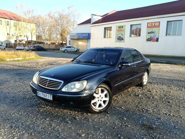 Синій Мерседес 220, об'ємом двигуна 4 л та пробігом 390 тис. км за 3199 $, фото 1 на Automoto.ua