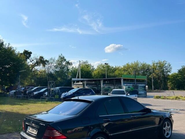 Синій Мерседес 220, об'ємом двигуна 5 л та пробігом 400 тис. км за 3550 $, фото 1 на Automoto.ua