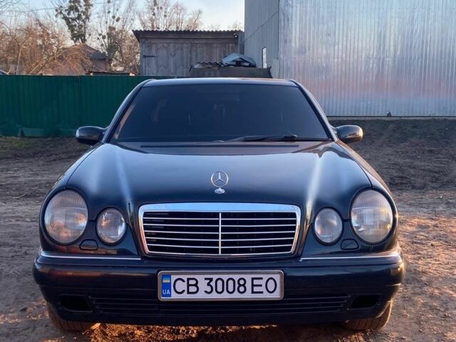 Синий Мерседес 220, объемом двигателя 3.2 л и пробегом 360 тыс. км за 4100 $, фото 1 на Automoto.ua